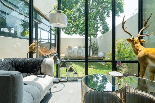 6 Bedrooms, Bungalow